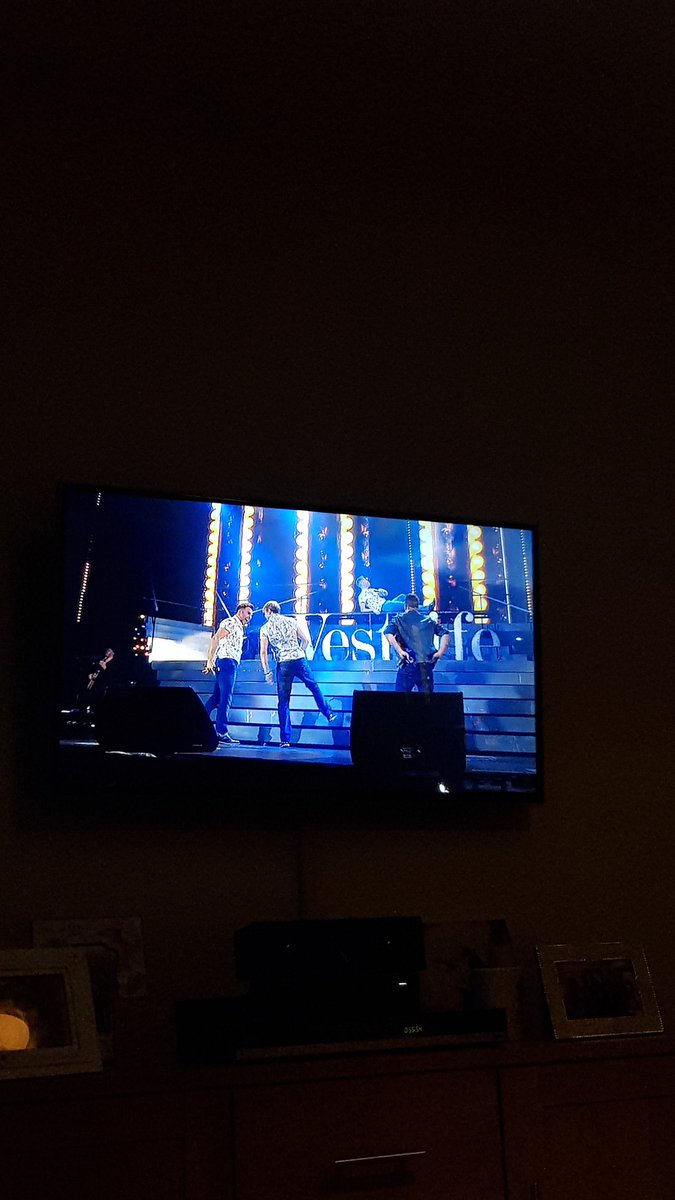 CharlottexMaree's tweet photo. Having a Westlife evening!❤😍 
#Westlife #50DaysToGo #WestlifeTwenty #Excited #9Shows 😁😁😁❤
@Sarah_xx_Jane @westlifemusic @ShaneFilan @NickyByrne @MarkusFeehily @KianEganWL https://t.co/nWYjbYsT3p