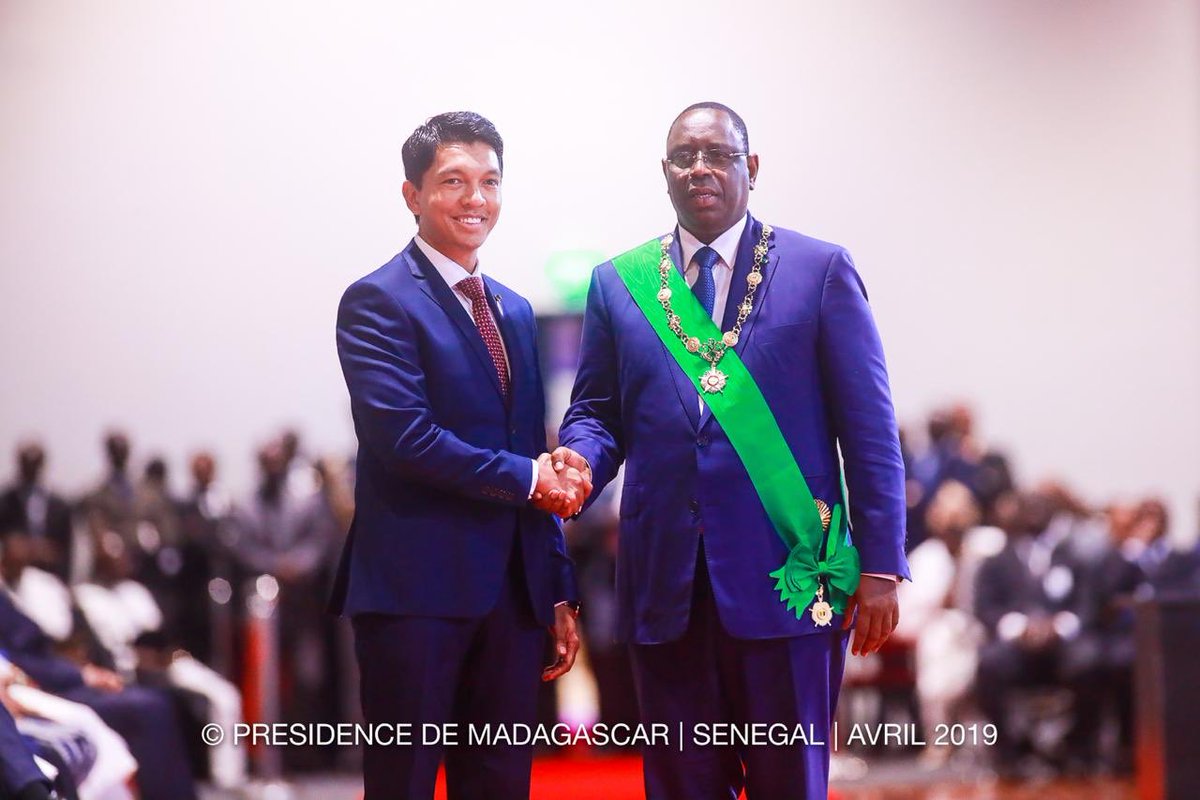 SE_Rajoelina's tweet photo. Félicitations à mon frère le Président @Macky_Sall pour sa réélection et cette grandiose cérémonie d’investiture ! #Madagascar est engagé aux côtés du #Sénegal pour faire progresser la démocratie et l’émergence du continent africain. 🇲🇬🇸🇳 https://t.co/cr0mrjEyyn