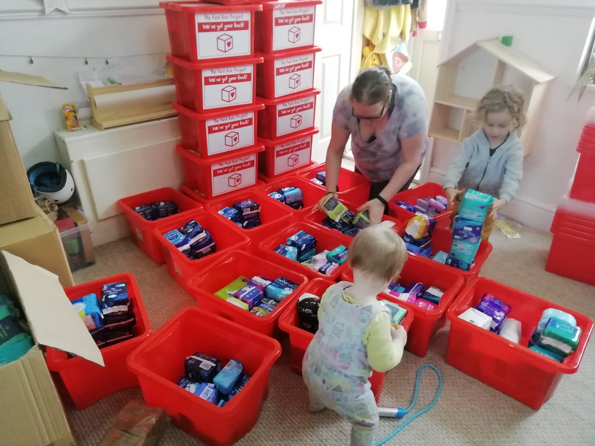 Redboxnelincs's tweet photo. Helpers ❤️ couldn't do this without the amazing #communitykindness we have in NE LINCS ❤️
#Grimsby #RedBoxProject #FreePeriods #nelincs #cleethorpes  @GrimsbyMinster @GrimsbyHour @NELincsYoungLab  @FF_NELincs @livewellnel @NELCouncil https://t.co/bZLGoIQ2ku