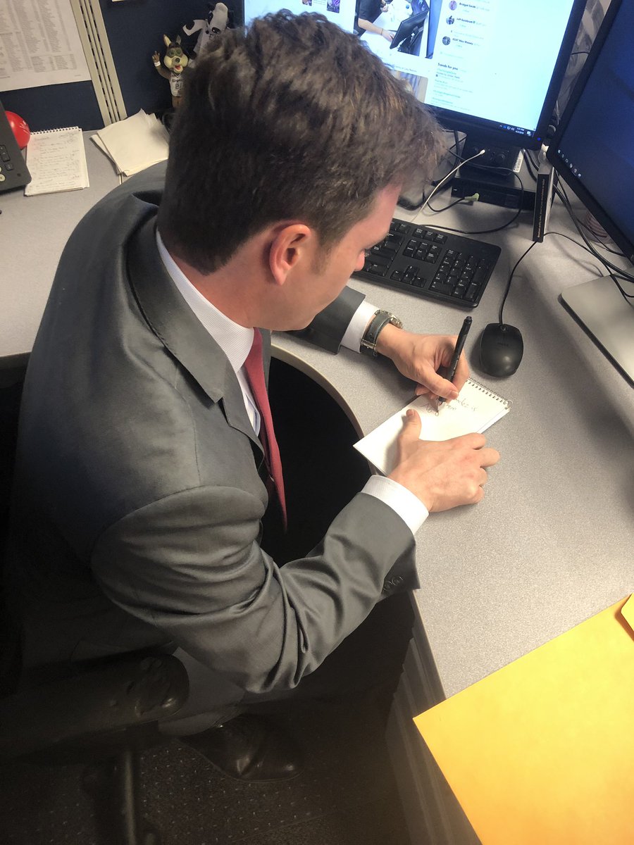 djhexone's tweet photo. No computer needed! @RobertPriceTV  logs interviews with his trusty pen and pad. All while knowing the risks of carpal tunnel on that left hand! You sir, #WinTheDay in my book. https://t.co/KU5dRcjAWy