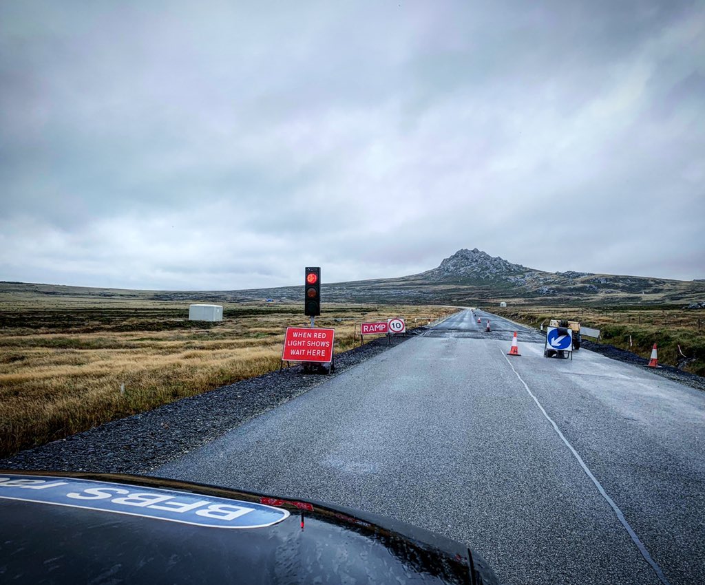 A very rare sight in the Falkland Islands... 

A TRAFFIC LIGHT 🚦 🚦 🚦 🚦 🚦 

#Falklands #FalklandIslands #Traffic