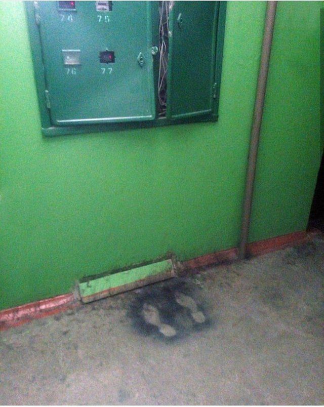 CDailyReports's tweet photo. A great #aprilFools #prank by this #electrician
#funny #joke #interesting #construction #contractor #electrical #electricution #electric #constructionjobs #constructionworker #constructionmanager #constructiondailyreports #constructionmanagement #subcontractor https://t.co/aJs4PVipGs