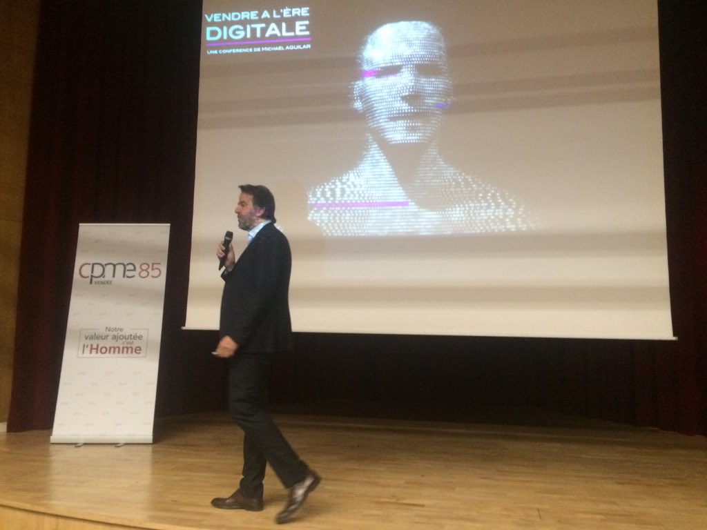 JJBatardiere's tweet photo. [#AG2018 @cpme_85]
Intervention stimulante et punchy de @vendeursdelite Michael AGUILAR > vendre à l'ère #digitale 1. Restaurer la #confiance 2. Aiguiller et aiguillonner 3. Etre meilleur qu'un #ordi > #services 4. Procurer de l'#émotion 5. Ne pas s'opposer au digital #créativité https://t.co/6om7Ki3MPZ