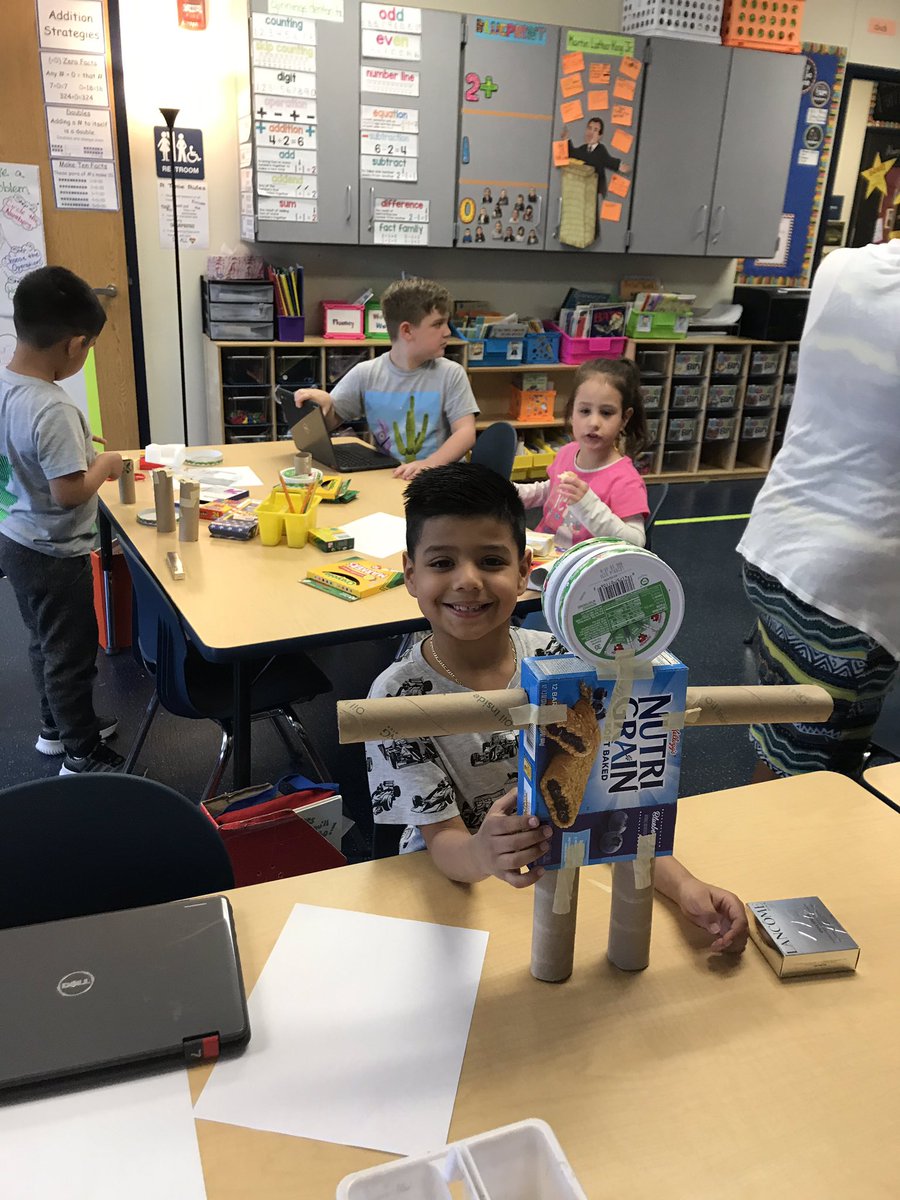 pennlock's tweet photo. Ending our shapes unit by building 3D Shapebots 😊 #ThePlaceToBe #GinningsElem #FirstGradeSTEM https://t.co/hzRsbPScno