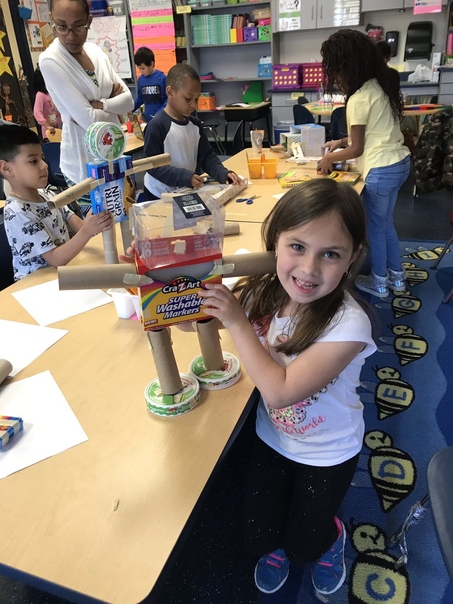 pennlock's tweet photo. Ending our shapes unit by building 3D Shapebots 😊 #ThePlaceToBe #GinningsElem #FirstGradeSTEM https://t.co/hzRsbPScno
