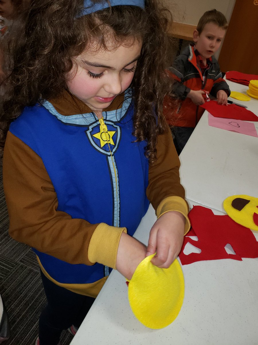 cathy_srock's tweet photo. We're feeling crafty on our #springbreak and headed to our library for Emoji Craft Time...we are also apparently obsessed with the πππ emoji!! Thanks, @OrionLibrary for the fun time!
#LOCSBreak #loveourlibrary https://t.co/ZvpSUJtChs
