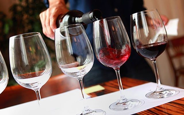 Join us for our next upcoming Wine Up Wednesday's on April 10th or 24th!!! Reserve your spot now ow.ly/DynU30oaktm 🍷
.
.
.
.
.
.
#wineupwednesday #winetasting #deltaevents #tsawwassen