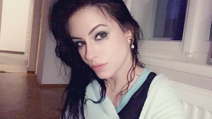 After. 😂💦 https://t.co/V8DgDFRUw6<a href="/tag/vintageheels"class="tags"><span>#vintageheels</span></a>