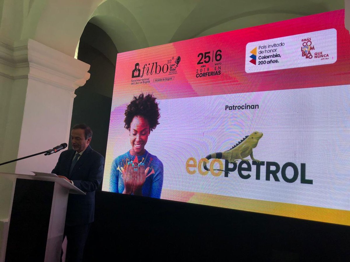FILBogota's tweet photo. “Agradecemos a @ECOPETROL_SA por su apoyo que ya cumple 8 años con la FILBo, y que además se sumó al pabellón Colombia”, Enrique González Villa, @CamLibro. #FILBo2019 https://t.co/WC7phofSlj