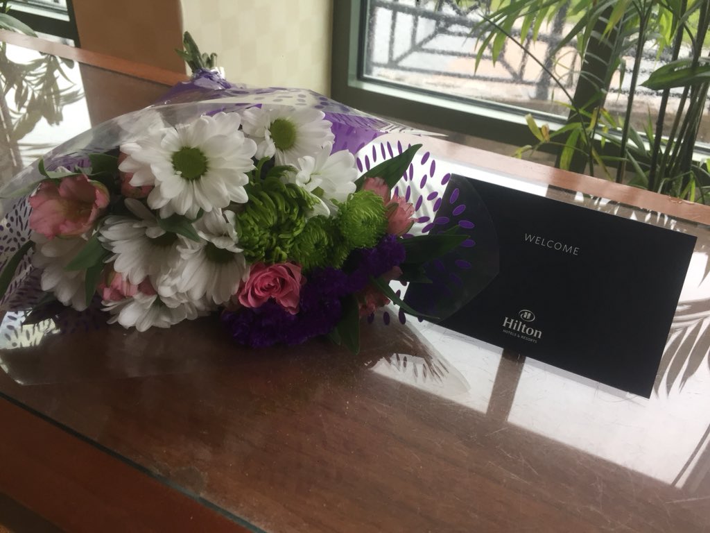 My guest brought me flowers and a thank you card for helping them yesterday 🙂 #diamondresorts #vbopc