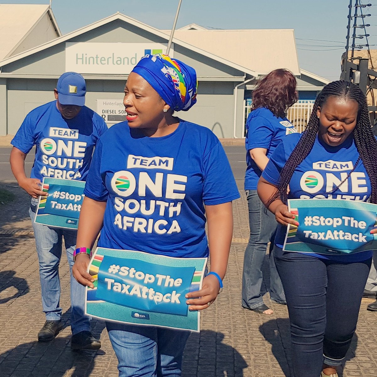 DA_Mpumalanga's tweet photo. Premier Candidate, Jane Sithole fighting ANC's corruption that led to unaffordable food and petrol hikes. Cut government’s wasteful expenditure and give citizens a break. Money meant for the people must be spend on the people!
#SitholeForPremier
#StopTheTaxAttack
@moloisrj https://t.co/CEQOOe98dZ