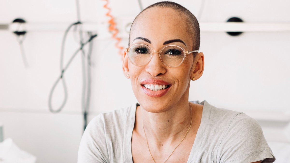 De half Duitse, half Nigeriaanse Astrid lijdt aan acute leukemie. Haar man Florian doet een dringende oproep aan mensen van gemengde afkomst wereldwijd om zich te registreren als stamceldonor. Voor Astrid is namelijk geen match gevonden.
matchis.nl/actueel/door-h…