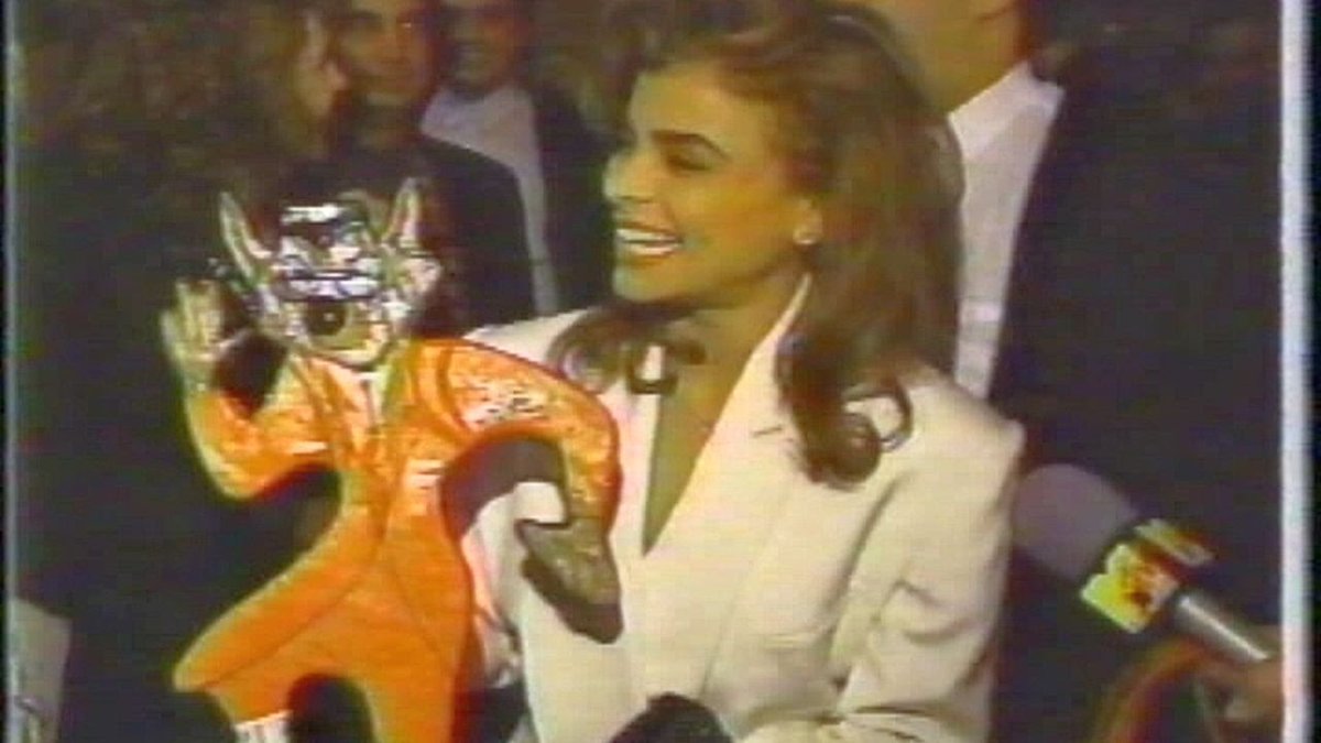 PA_Pamily's tweet photo. #MCSkatCat #MCSkatKat @PaulaAbdul https://t.co/W2z7a9HZNT
