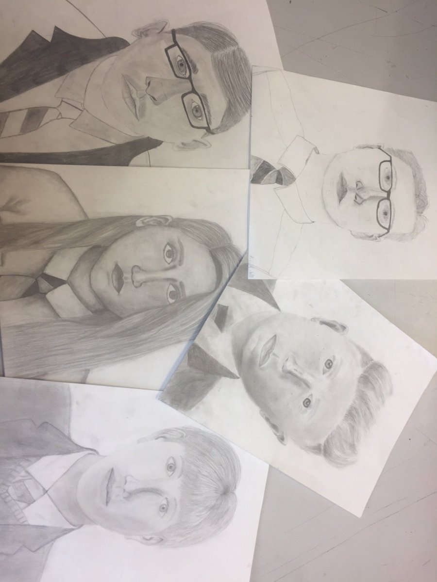 RLSartists's tweet photo. 8V finishing their portraits https://t.co/UmUzdwL2O2