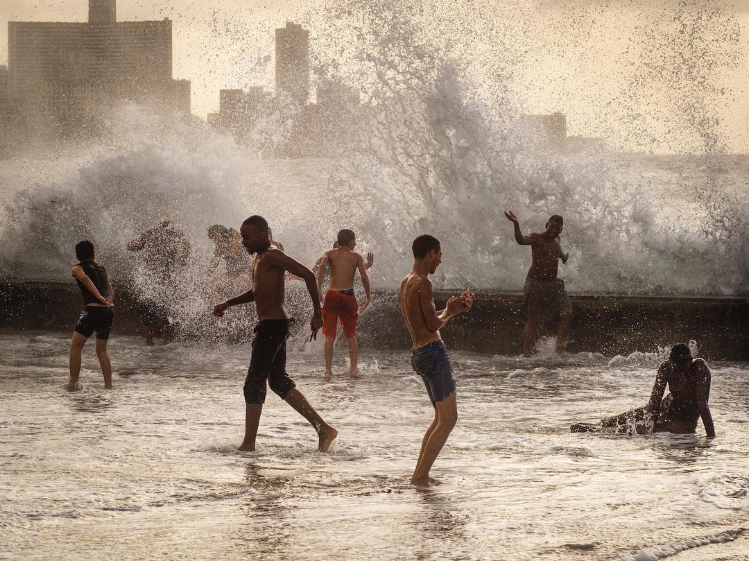 DiscoveringCuba's tweet photo. A beautiful little piece of joy; the perfect mood should be adopted by all of us each day πβ€π¨πΊπ #Havana #InspiredCuba #ExperienceCuba #Travel #TravelCuba #CubansbeLike #ILoveCuba #CubaTravel #Malecon #Happiness https://t.co/sVoeSM6x7N