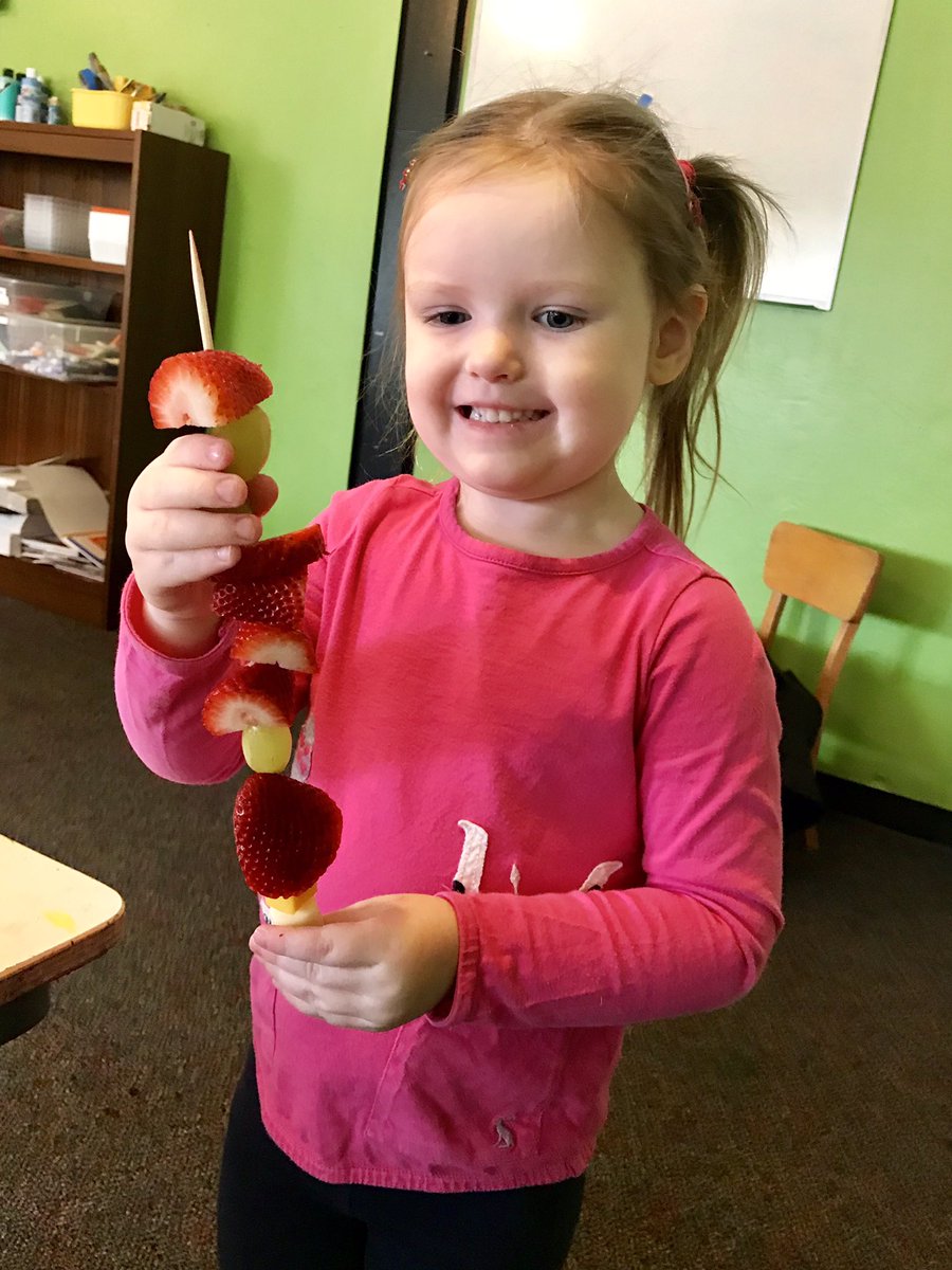 KRogers1850's tweet photo. Fruit and Cheese Kabobs.  A fun way to apply “go foods” and gain repeated practice w/multi-syllabic words!  #strawberry #spatula #ItsWorthIt @wcsdistrict @SutterMonarchs https://t.co/CsXdNCFKIW