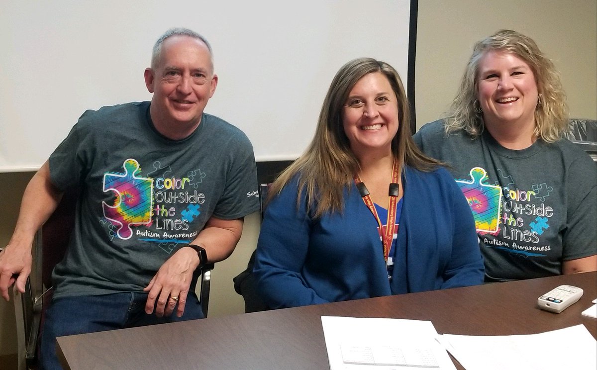 SHS_St_Services's tweet photo. Doing our part to celebrate International Light it Up Blue Day for Autism Acceptance! #WorldAutismAwarenessDay #SHSAccepts #LightItUpBlue @Siegie_Saxon @SaxonActivities https://t.co/lPwdvumBAF