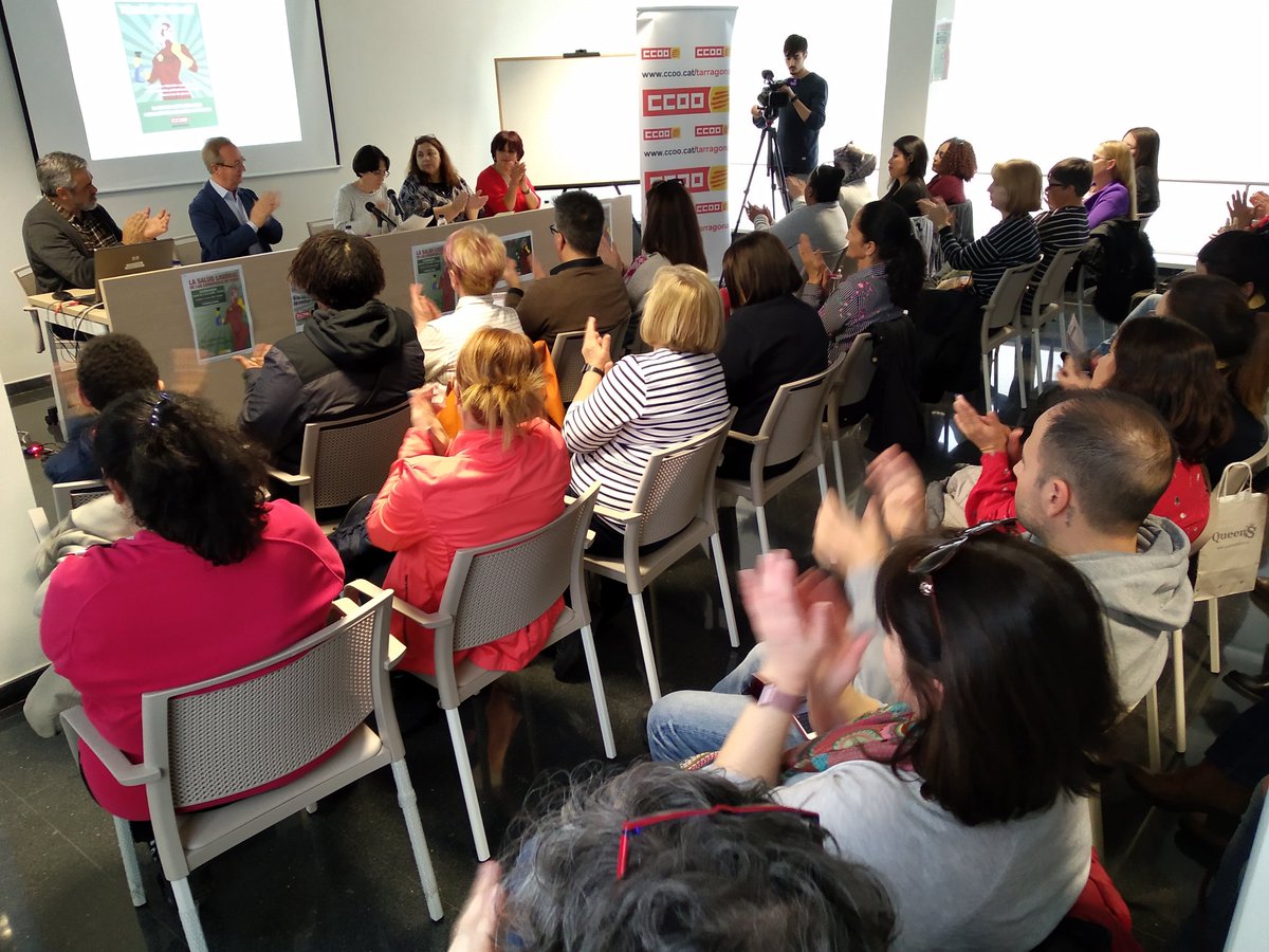 Angel9deJunio's tweet photo. Más de un centenar de personas se reunen en @vila_seca para escuchar los testimonios de las camareras de pisos de la #CostaDaurada. Lleno absoluto. #éxito.
@EstherRodrigz @ccooPisosyLavPA
@ccoo_serveiscat @serviciosccoo @ccoocatalunya @CCOOTarragona @tac12_tv #FemCCOO https://t.co/TnRYTkhuLj