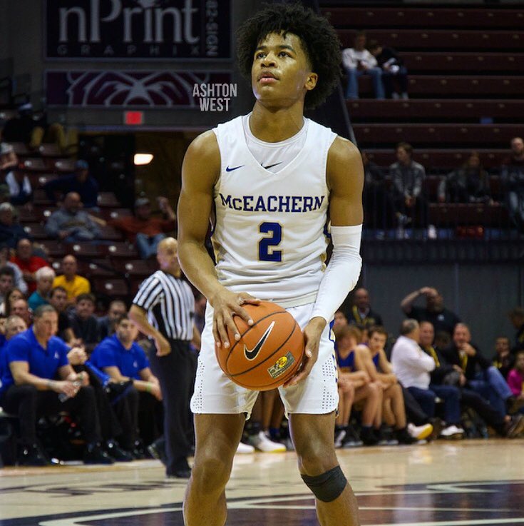 AOTBasketball's tweet photo. Salute young King 👑 https://t.co/tTudwL0ebC https://t.co/DGUx8QypA0