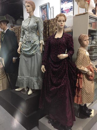 TheCostumeHouse's tweet photo. We specialize in period and historical costumes with accessories from ancient civilization to the 1980's. For theaters, production companies, acting &amp; film students, costumers and the general public. Come join our #Costume Club. In #NorthHollywood, CA #LosAngeles https://t.co/stLqp0D1C7
