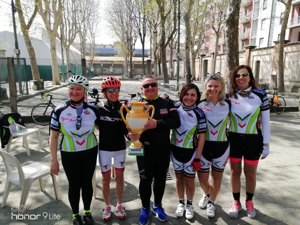 Pellasportswear's tweet photo. Some happy costumers with #pella's kit! #pellapmi #bike #bici #bicicletta #pella #pellasportswear #velo #cycling #ciclismo #cyclisme #kit #winners #women #cykel https://t.co/WYBEDHdhTX