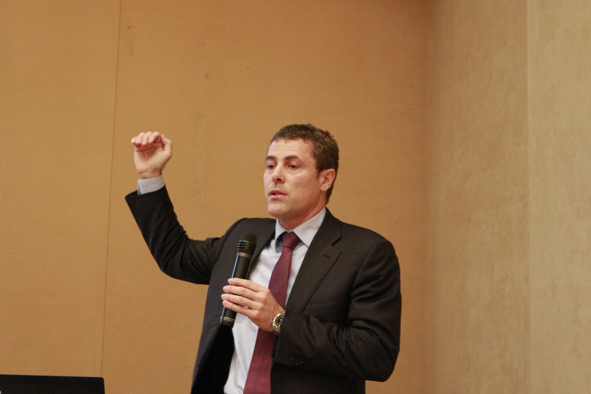 ACER_Roma's tweet photo. Secondo il prof. @SapienzaRoma Marco Casini: "L’approccio alla progettazione guarda all’ambiente circostante, al luogo nel quale sarà inserito l’edificio". Come fatto per il prototipo del team #ReStart4Smart @SapienzaSDME, realizzato nel cantiere scuola di Pomezia del #CEFMECTP https://t.co/bnDX92sszs