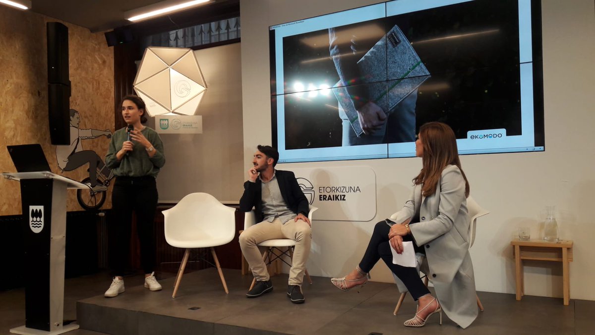 Ayer nuestros compañeros Adriana Uribesalgo y David Zabala participaron en la jornada 'Moda & Branding' de @EEGipuzkoa, hablando sobre la experiencia emprendedora de @ekomodo_ en sostenibilidad, junto a marcas referentes (@Twin_and_chic, @boxsansebastian, y #Eguzkilore).