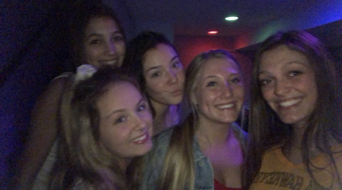 MalloryLuther's tweet photo. happy late bday @Meganutterback5 thanks for suffering through ap lit with me ;) can’t wait for prom ❤��� https://t.co/rhMMKXouVW