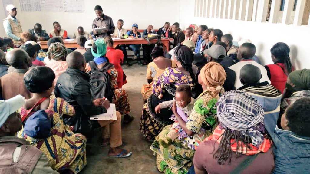 barryrodB's tweet photo. #Masuli in Butembo/Katwa. Ongoing Community Dialogue. Opportunity to be in front of the different target groups to discuss priorities, engage with more Leaders and have a clear view of role/ responsabilities.
@DarnyckaB #WHO Deputy I.M is attending the Dialogue. (Pic 1) https://t.co/MfrMQv0pOJ