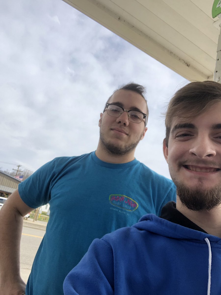oshieisbad's tweet photo. Jorden was caught off guard at BP 🚗🚗💦 @SurgePhilo https://t.co/UQIbotiJQz