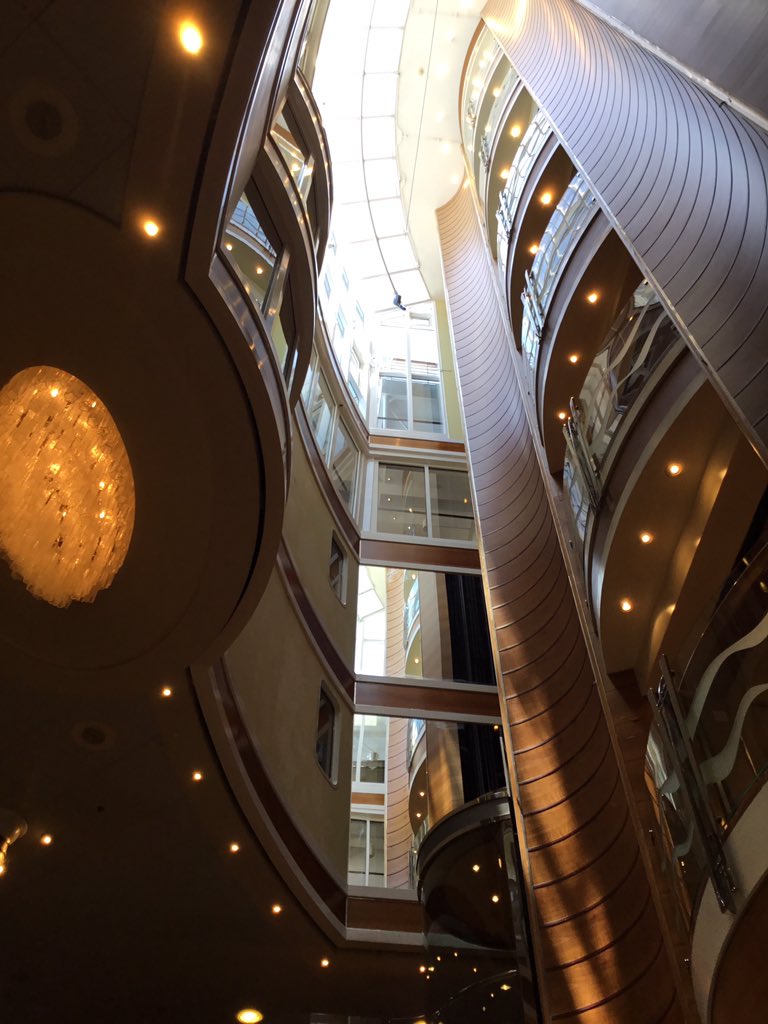 Hedwig Richter On Twitter Mirrors On The Ceiling The Pink