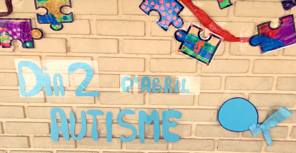 ceiptarrazona's tweet photo. Hoy #2DeAbril el @ceiptarrazona hemos celebrado el #DiaMundialAutismo 💙#diadeconcienciaciondelautismo con este mural 🧩y cantando “Somos Diferentes 🎤” #inclusion #diversidad #visibilidad #TEA https://t.co/NfXqMxhO2R