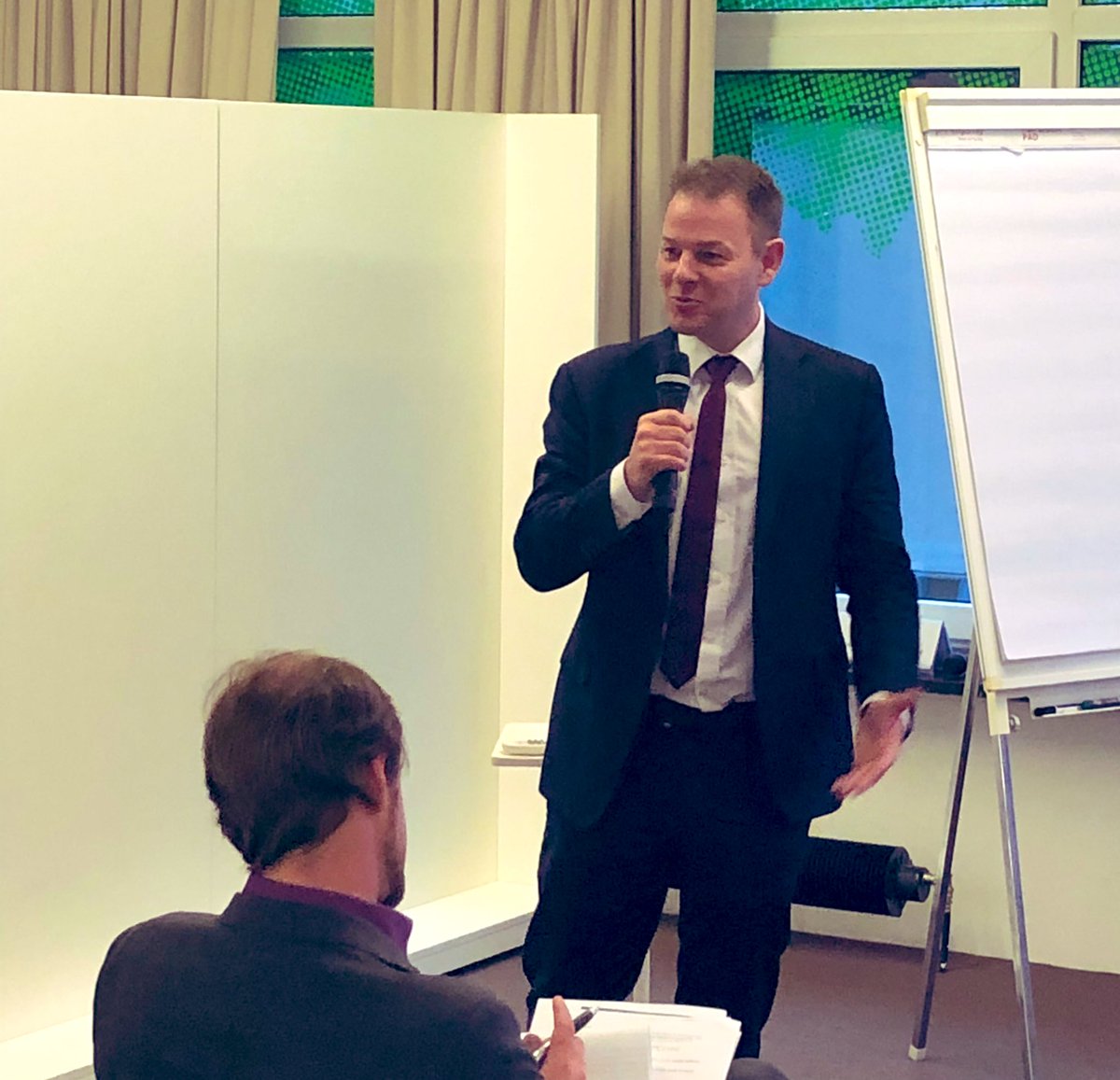 eu40's tweet photo. .@ddalton40 wrapping up the discussion around the evolution of the EU labour market! ‘As policy makers we sometimes forget that young people won’t have ONE job for the rest of their life! We need to pursue flexibility.’
@LinkedIn #EconomicGraph https://t.co/NBNlghC9Az