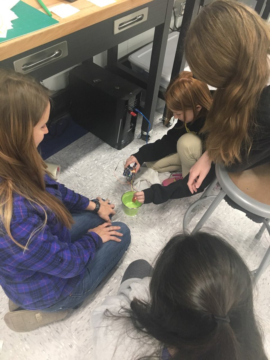 SDMS_VWeLab's tweet image. Design challenge - Solve any problem you face day to day. This group - I forget to fill up my pets water bowl. Their (in progress) solution, a sensor that would light up to show the bowl is empty. They have made it so far in just 2 days! Altering code, wiring, ..
@VWeLabs