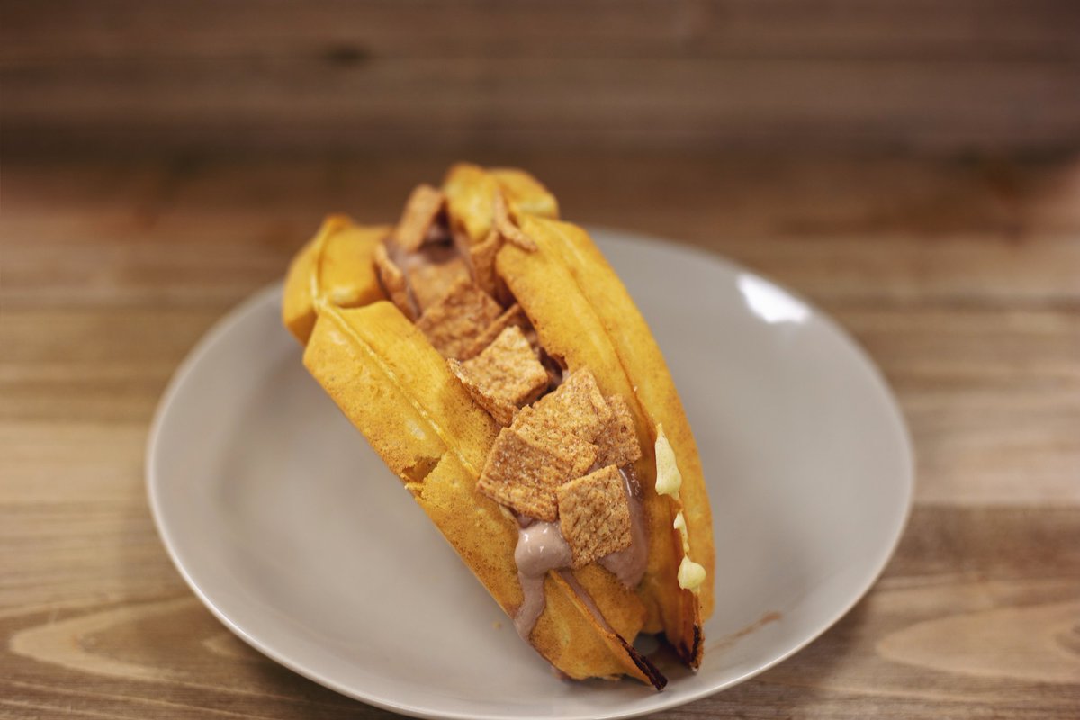 AuTigerDining's tweet photo. We discovered something strange. This isn't your typical #TacoTuesday post, but at Foy and Village you can make yourself a WAFFLE TACO! #DiningHallHack (we do not recommend eating a waffle taco everyday) https://t.co/fGZkltEQcv