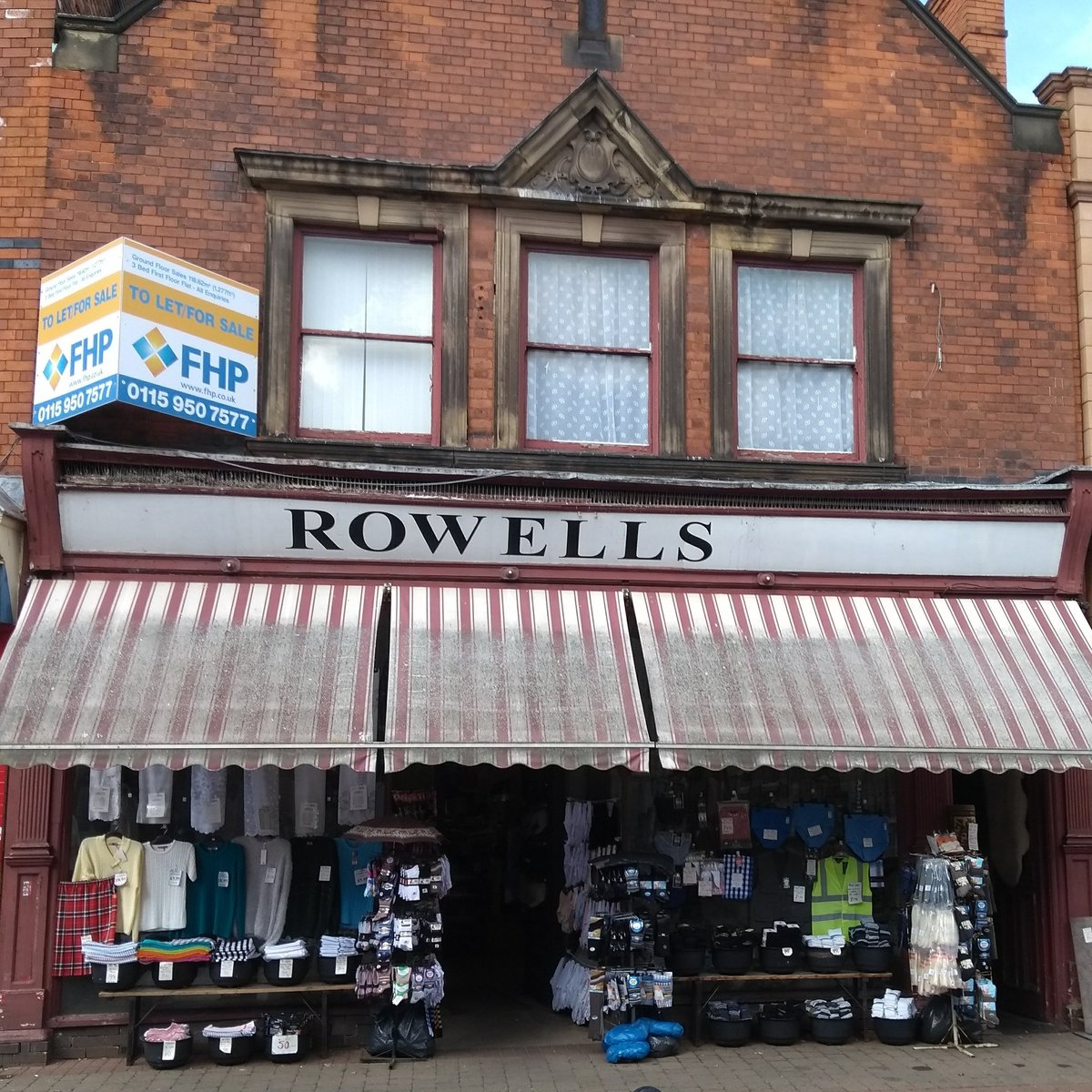 Stephen4032's tweet photo. Rowells is a shop in Long Eaton in Derbyshire. It has been in Long Eaton since 1913, and seems to sell everything to do with haberdashery and clothes it's like an Aladdin's cave ! . Looks like it will close soon 😢it will be missed 😢
#longeaton
#rowells
#Derby
#Nottingham https://t.co/iVvVpUnzj7