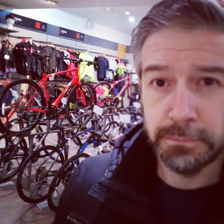 Berk_at_barrier's tweet photo. #newbikeday #RedIsFaster https://t.co/fdhUW5FwtZ