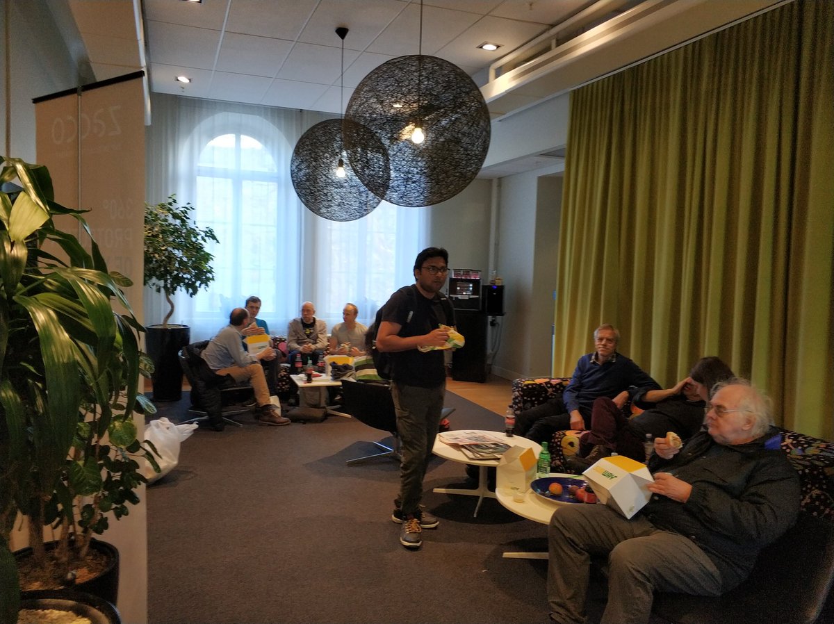 EngstromJess's tweet image. Eating before the #VS2019 launch stream at our user group :D #CodingAfterWork