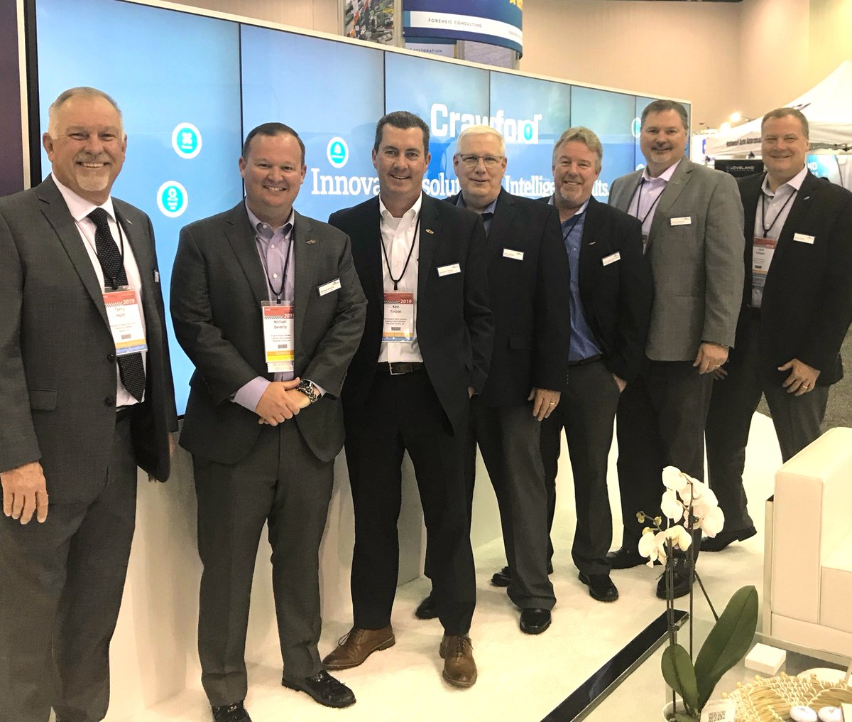 crawco's tweet photo. Final day of #ClaimsConference2019. Be sure to stop by #PLRBBooth319 and meet our team of experts in claims #innovation! (L-R) Terry Hunt, @MichaelBev84, @tolson_k, Bret Malone, Chris McDermott, and Robert Simpson. #CrawfordRestores https://t.co/pdAT1scNZQ