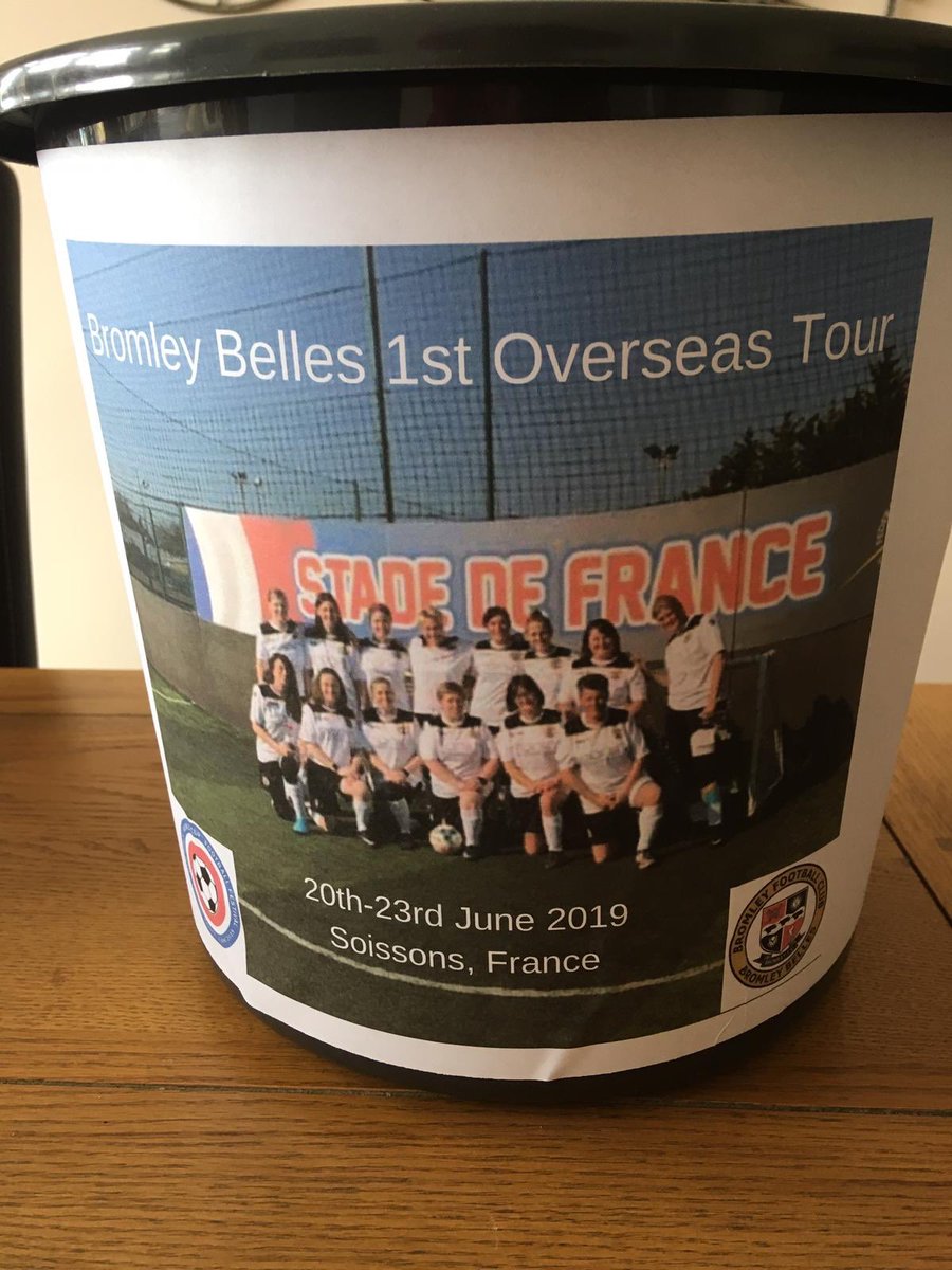 BromleyBellesFC's tweet photo. We’ll be at tonight’s game @bromleyfc raising money for our trip to 🇫🇷 in June where we’ll be taking part in the inaugural Old Girls World Cup #OGWC. Any donations will be gratefully received👍
#WeAreBromley
#womensrecfootball https://t.co/YDP1Wgrrzt