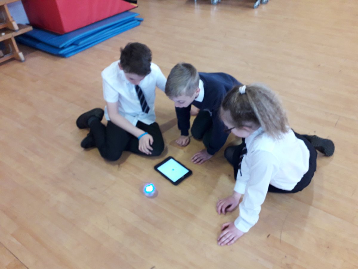 Year 6 have had a fantastic afternoon working with Sphero and <a href="/Remedian_CA/">Richard Clayworth</a>. They played, programmed and persevered with their new robot companions. #computing #pirramidd