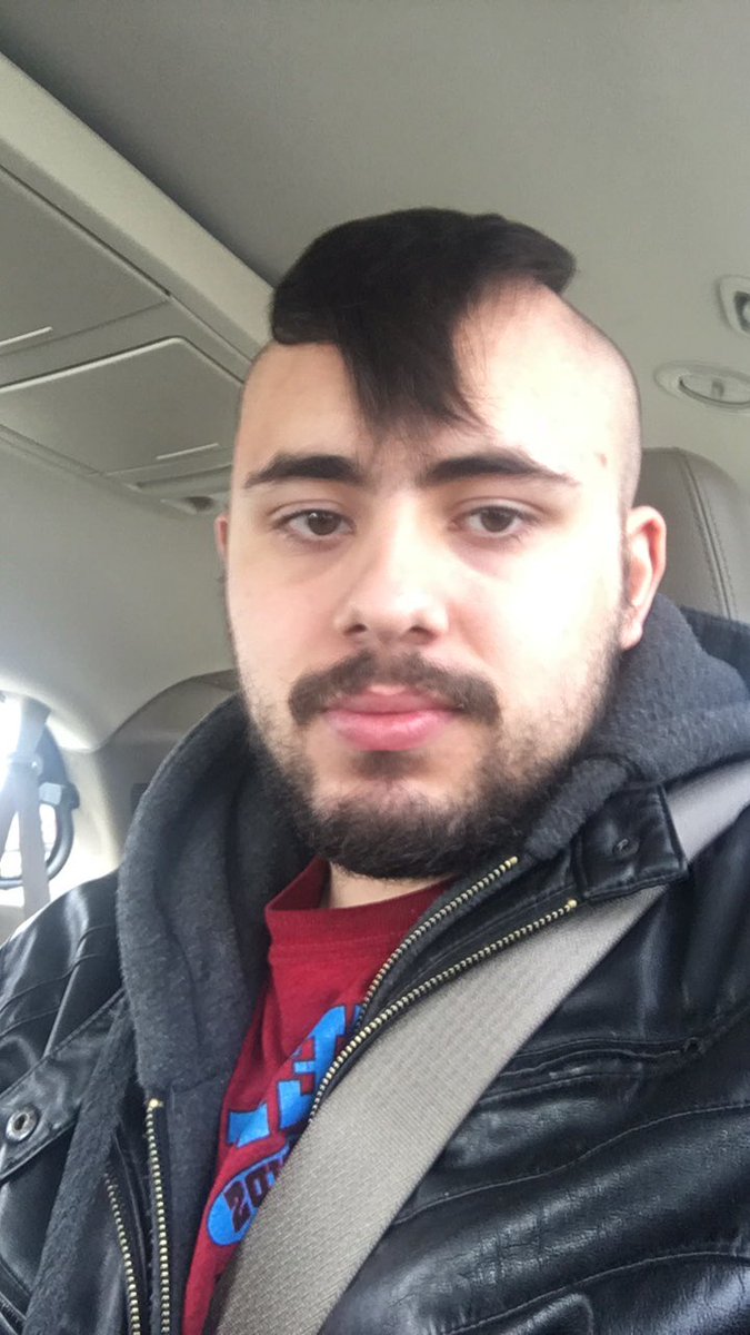 chaos4361's tweet photo. Hair style of the day https://t.co/ABgC6eRUJy