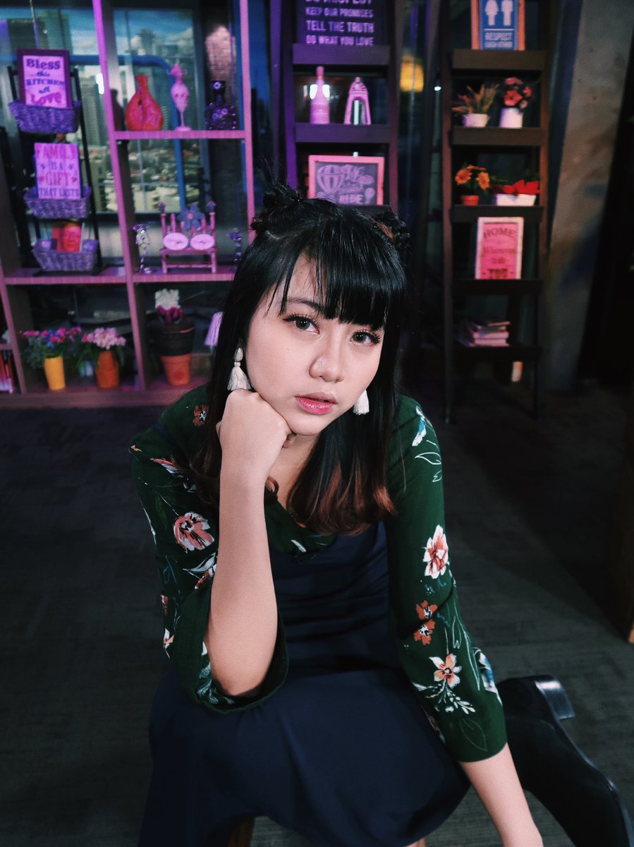 gheaindrawari10's tweet photo. ngeliatin bias cakep bet be lyke https://t.co/Vji8fYZpQz