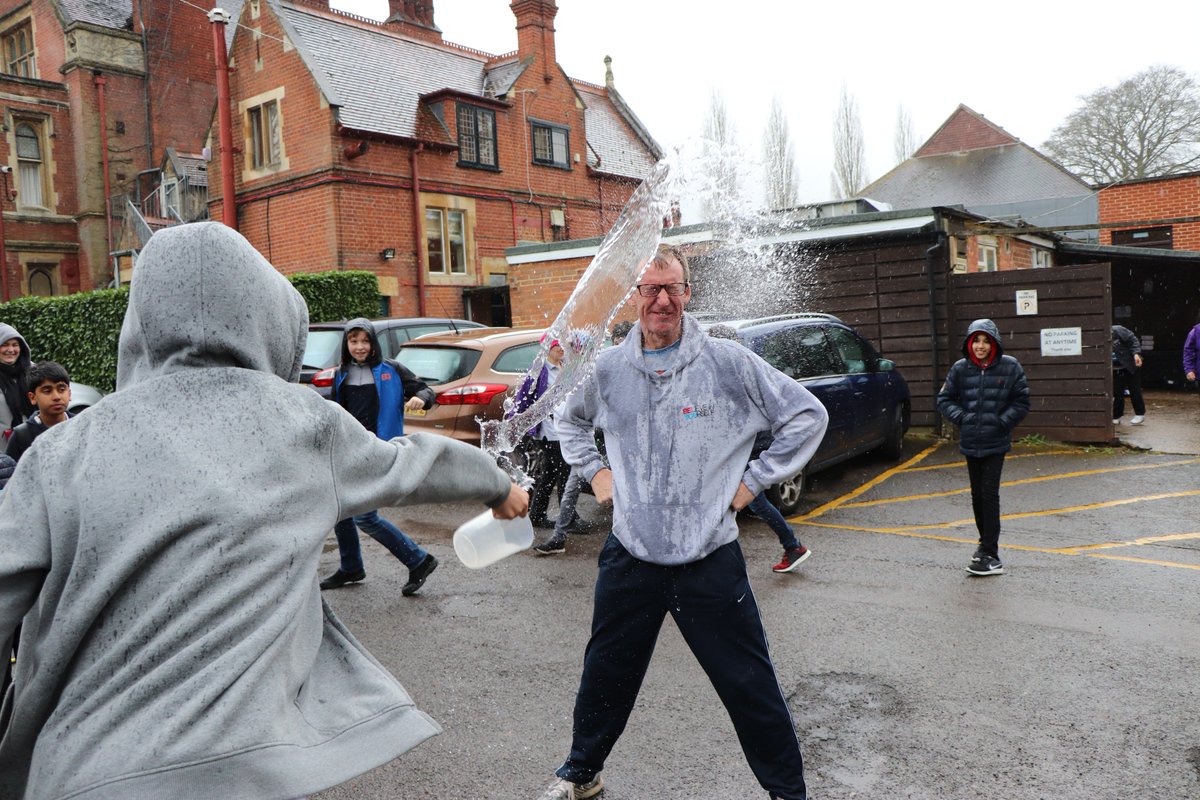 boxhillschool's tweet photo. It was Make a Difference Day (MAD Day) at @boxhillschool today! We held lots of great events such as soak the teacher and our 'Auction of Promises' in order to raise money for charity! We finished the successful day with a whole school walk up Box Hill! #BoxHillHelpingOthers https://t.co/GxHEsfasqr