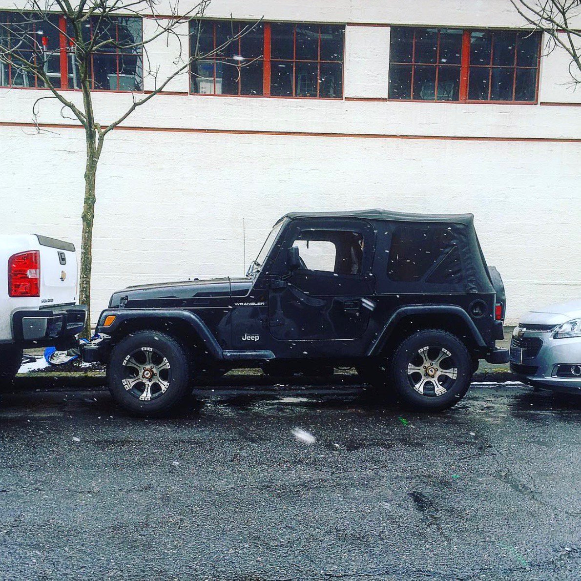 Some people in life have been gifted mad parking skills like <a href="/rosseliot/">ELIOT ROSS</a> but for those of us that haven't, we recommend using Parqueo to claim your parking space ahead of time, rather than trying to depend on parking miracles. #parking #parkingmiracles