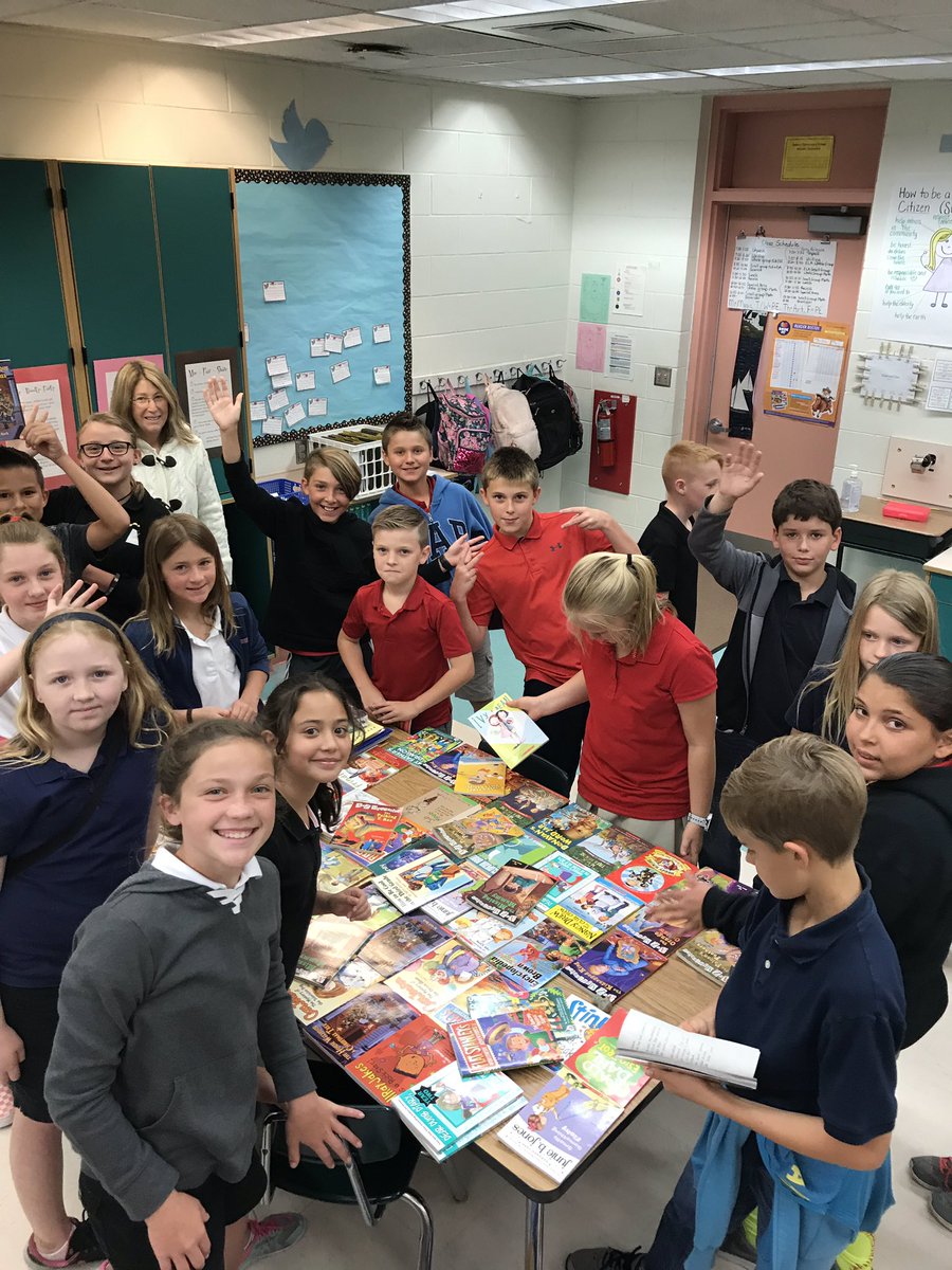 phoward65_pam's tweet photo. 5th grade congratulating 3rd grade on all the their hard work getting ready for FSA with the gift of new books #dbeteach.  #debaryelem  @smiliegrl https://t.co/30jb3AFf2k