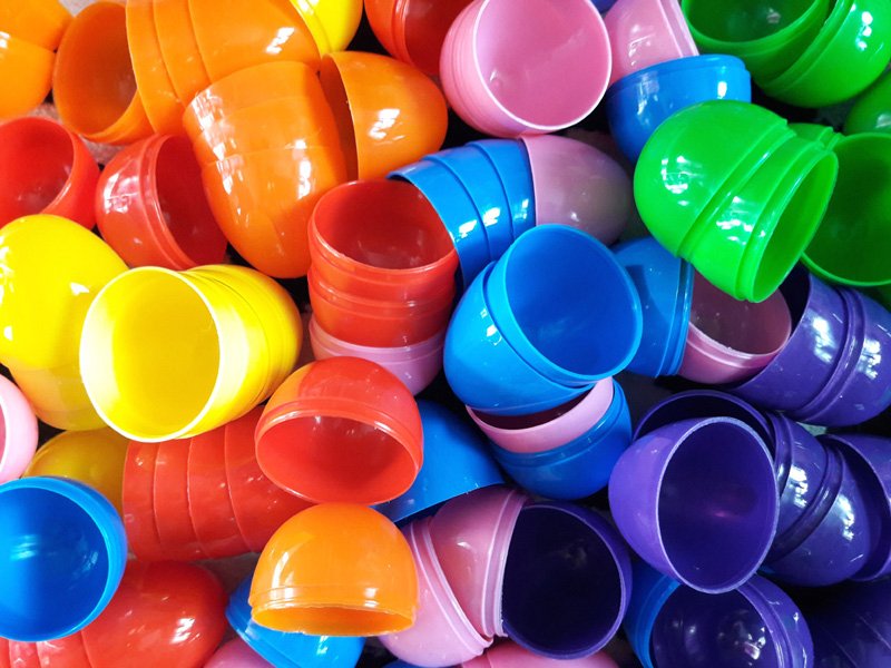 StorytimewithAC's tweet photo. Currently putting eggs together! 🤣

#EasterEggs #EasterLibraryTour2019 #MusicAudioStories #StoryTime #Easter #Props #EasterEggHunt #StorytimewithAC #StoryTimeProps #TuesdayFun #StudioLife #kidsactivities https://t.co/ayUDszgDe1