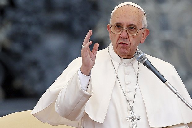KOStFrancis's tweet photo. #PopeFrancis on walls, over the years:
"Those who build walls will become prisoners of the walls they put up."
"Builders of walls sow fear."
"A person who thinks only about building walls, wherever they may be, and not building bridges, is not Christian. This is not the gospel." https://t.co/J77fYyPUTF