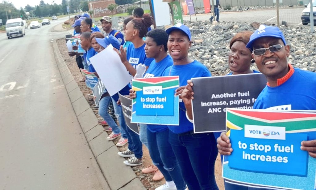 DA_Mpumalanga's tweet photo. #SitholeForPremier Tomorrow, the ANC-sponsored fuel price hike of R1.31 will hit the already burdened South Africans 🇿🇦

Enough is enough! 
#StopTheTaxAttack now!

@moloisrj @bosmangrobler @Our_DA https://t.co/bQRYdsG2Il