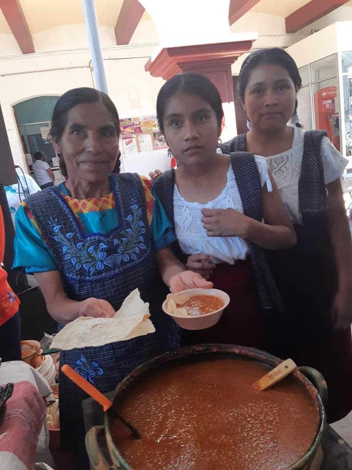 CCGM_MX's tweet photo. La transmisión de generación en generación de los guisos es lo que le ha dado vigencia a nuestra cultura alimenticia ancestral. 

En este caso se trata de una delicia del estado de Oaxaca, el Cegueza de Macuilxochitl (mole de maíz). https://t.co/UtRqGuMy9t